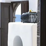 1864 The Sea Captain's House * Oia