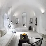 1864 The Sea Captain's House Villa Oia