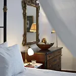 1864 The Sea Captain's House Oia
