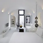 Villa 1864 The Sea Captain's House Oia