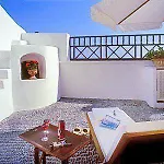 1864 The Sea Captain's House * Oia (Santorini)