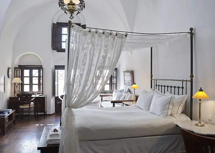 1864 The Sea Captain's House * Oia