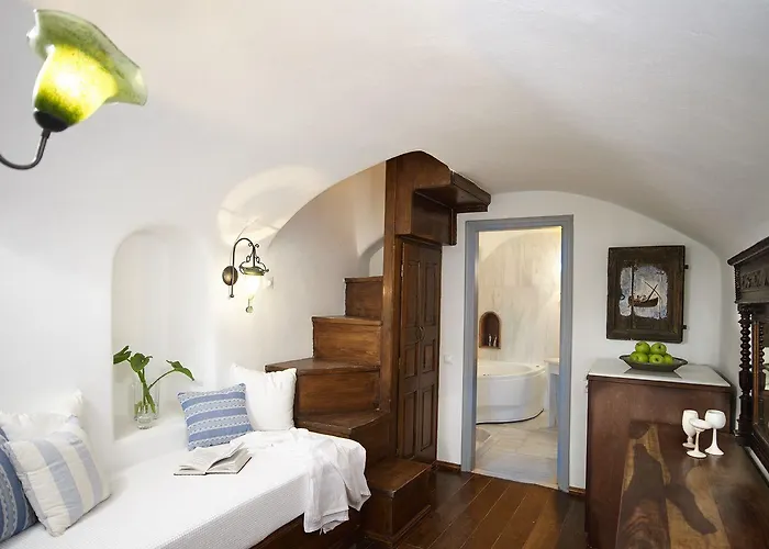 1864 The Sea Captain's House Oia