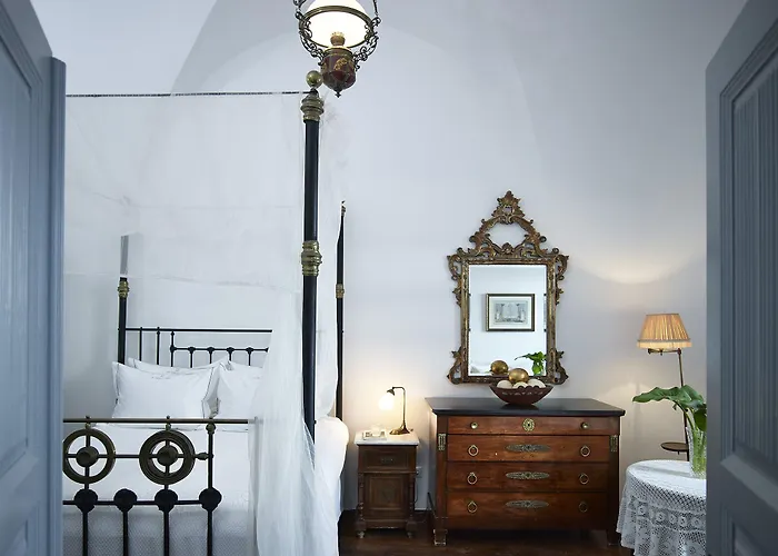 Villa 1864 The Sea Captain's House Oia