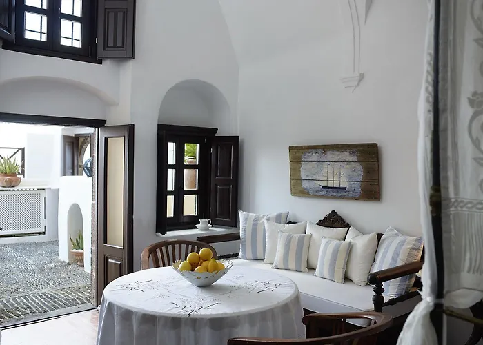 Villa 1864 The Sea Captain's House Oia