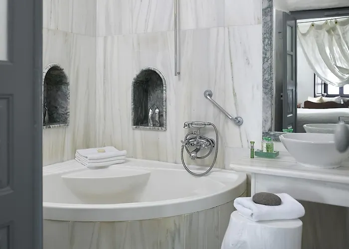 1864 The Sea Captain's House Villa Oia